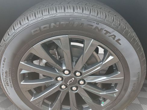 Used 2024 Chevrolet Traverse RS FWD image 26