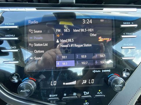 Used 2019 Toyota Camry XLE FWD image 12