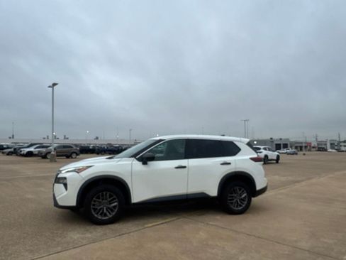 Used 2024 Nissan Rogue S AWD/4WD image 13