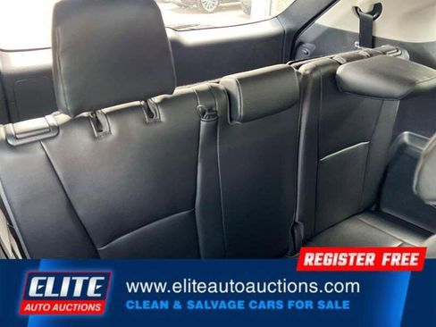 Used 2021 Toyota Highlander XLE AWD/4WD image 12