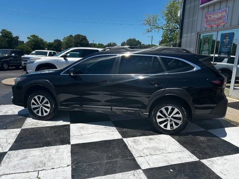 Used 2023 Subaru Outback Premium AWD/4WD image 2