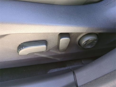 Certified 2025 Subaru Outback Limited image 22