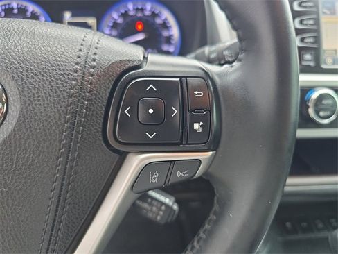Used 2019 Toyota Highlander Limited image 27