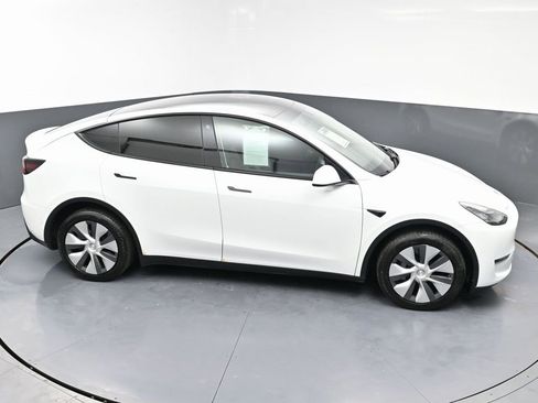 Used 2022 Tesla Model Y Long Range image 51