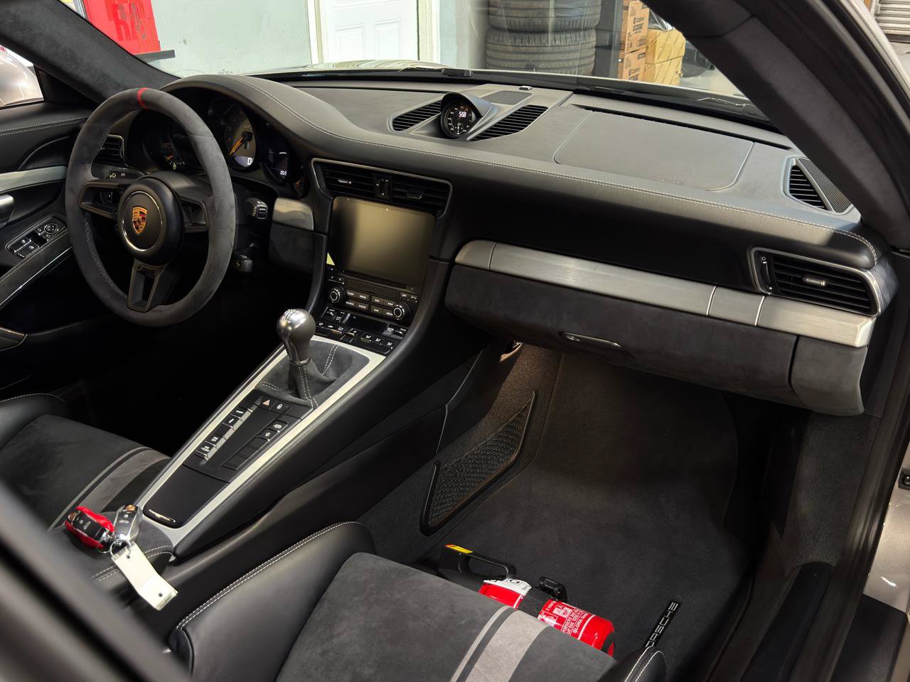 Used 2018 Porsche 911 GT3 RWD image 18