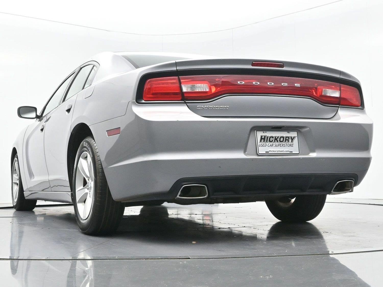 Used 2013 Dodge Charger SE RWD image 41