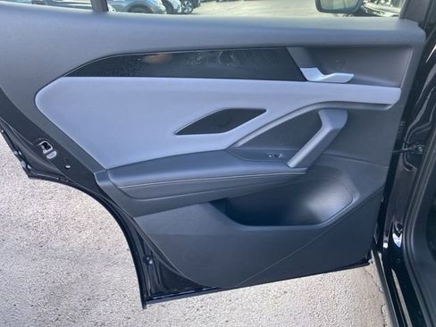 New 2025 Volkswagen Tiguan SE image 59