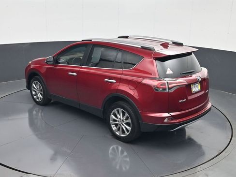 Used 2018 Toyota RAV4 Limited FWD image 19