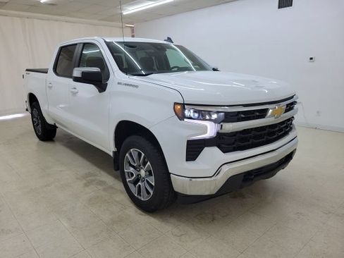 Used 2023 Chevrolet Silverado 1500 LT AWD/4WD image 3