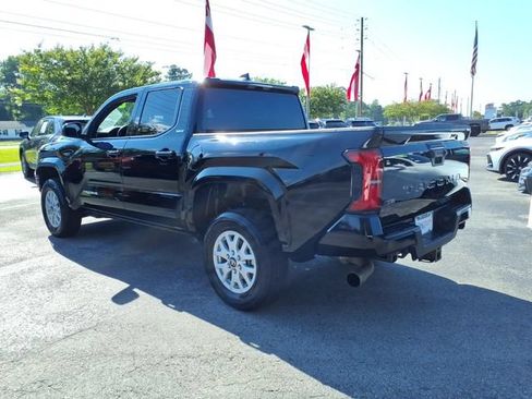 Used 2025 Toyota Tacoma SR5 RWD image 2