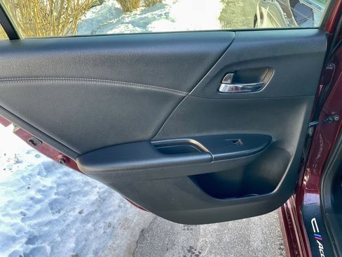 Used 2016 Honda Accord Sport image 15