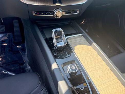 Certified 2026 Volvo XC60 B5 Plus AWD/4WD image 25