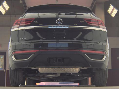 Used 2023 Volkswagen Atlas Cross Sport SE w/ Black Wheel Package FWD image 6