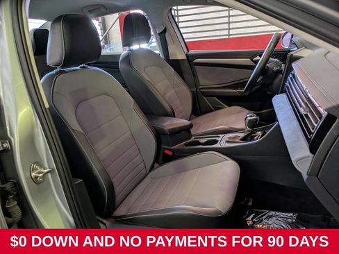 Used 2025 Volkswagen Jetta SE FWD image 28