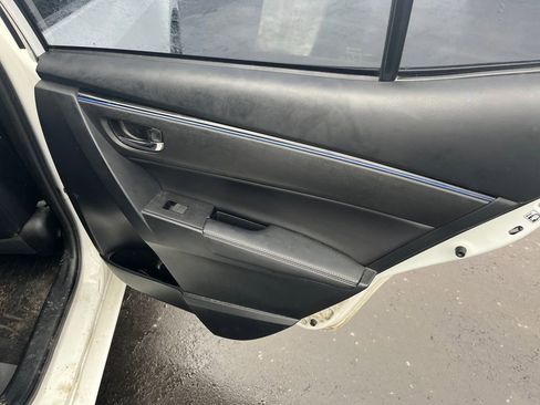 Used 2017 Toyota Corolla SE image 21