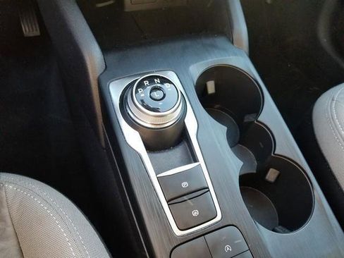 Used 2022 Ford Escape SE image 16