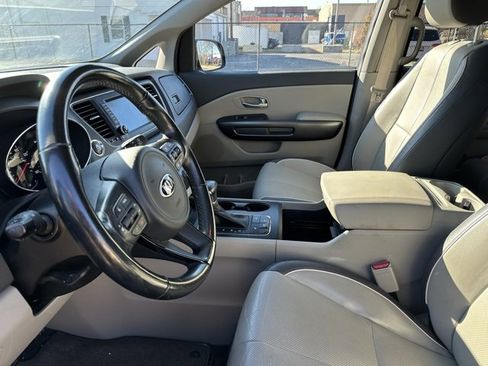 Used 2018 Kia Sedona LX w/ LX Essentials Premium Package image 7