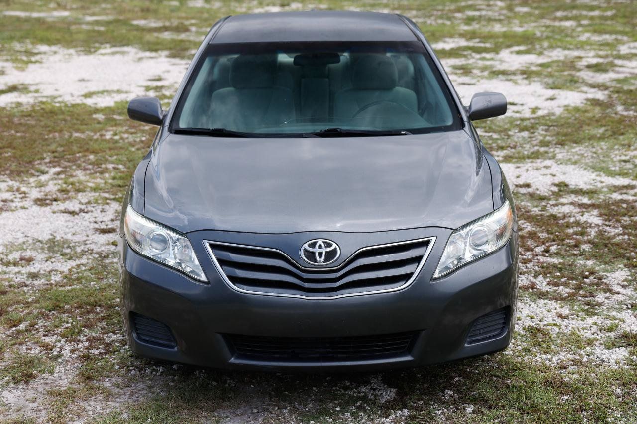 Used 2011 Toyota Camry LE FWD image 19