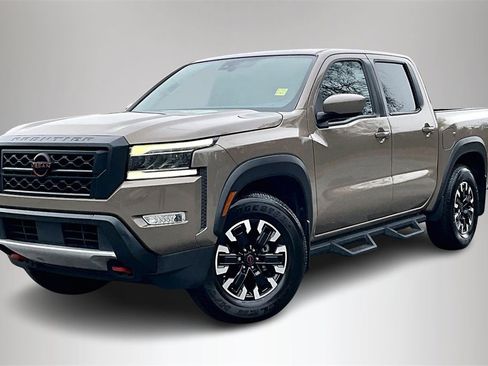 Used 2022 Nissan Frontier Pro-X image 3