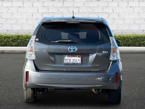 Used 2013 Toyota Prius V Three image 5