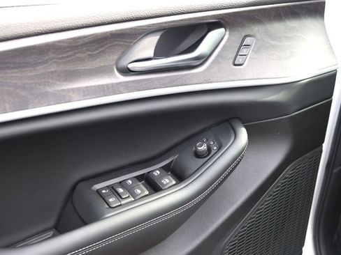 New 2025 Jeep Grand Cherokee Limited w/ MOPAR Finishing Package image 22