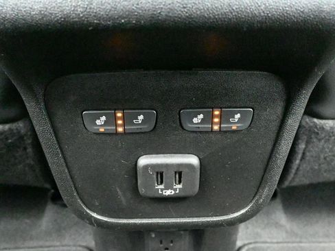 Used 2022 Chevrolet Equinox Premier image 41