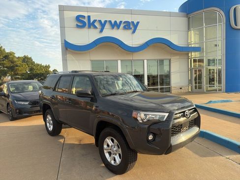 Used 2024 Toyota 4Runner SR5 image 1