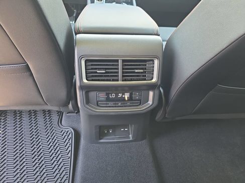Used 2026 Volkswagen Atlas Peak Edition AWD/4WD image 30