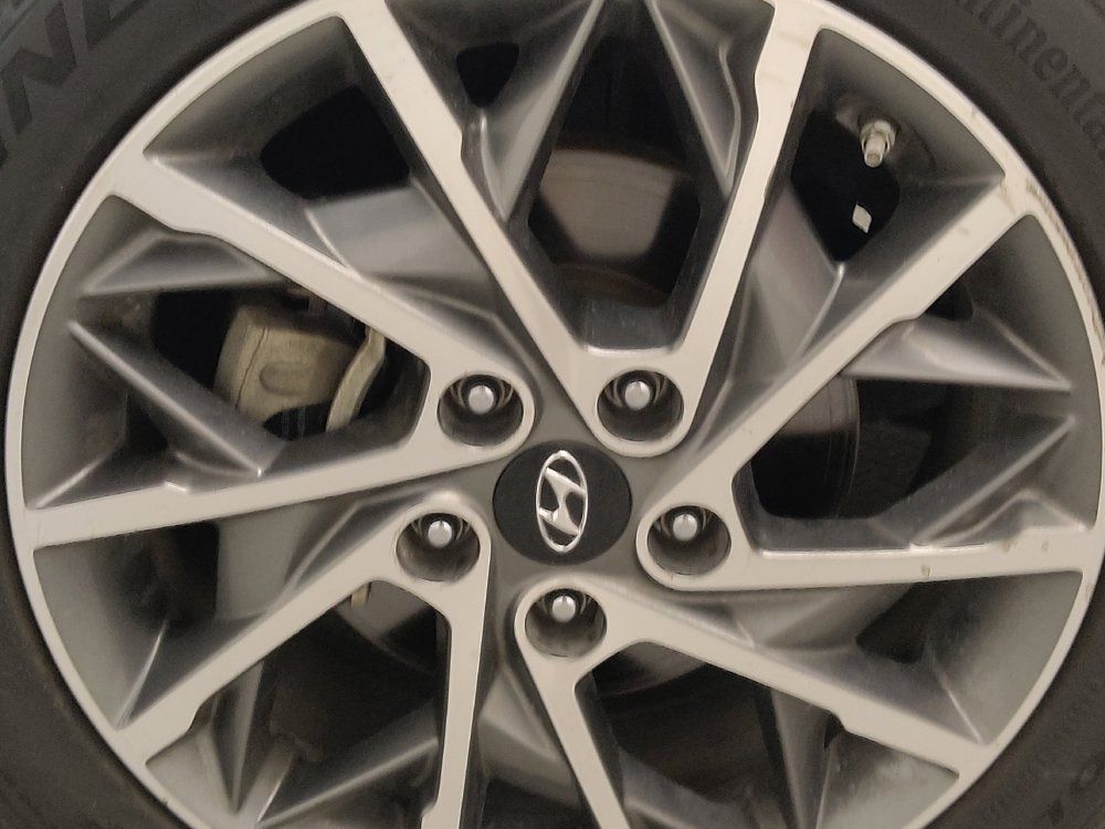 Used 2020 Hyundai Elantra Limited FWD image 31