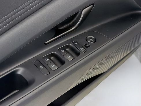 Used 2025 Hyundai Elantra Sport FWD image 20