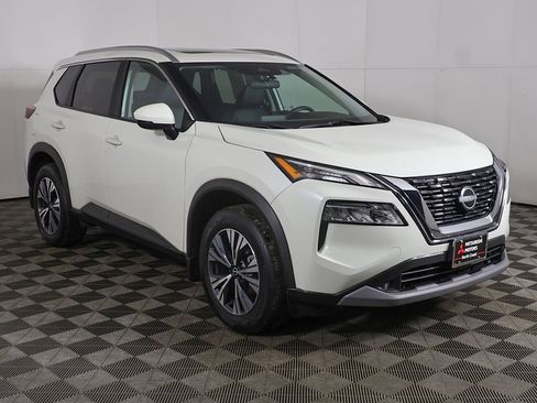 Used 2023 Nissan Rogue SV w/ SV Premium Package image 2