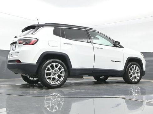 Used 2025 Jeep Compass Limited AWD/4WD image 24
