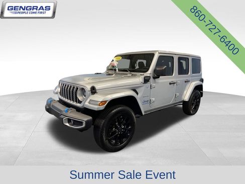 Used 2024 Jeep Wrangler Unlimited Sahara AWD/4WD image 3