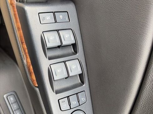 Used 2020 Chevrolet Suburban Premier image 32