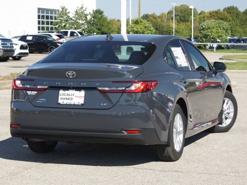 Used 2026 Toyota Camry LE image 30