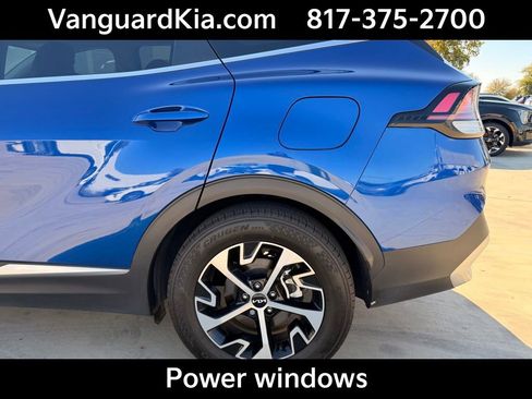 Certified 2024 Kia Sportage EX image 9