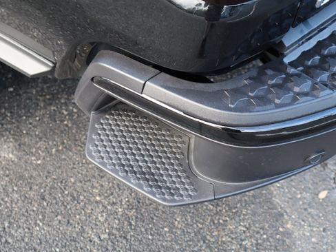 Used 2024 Chevrolet Colorado LT w/ LT Convenience Package III image 37