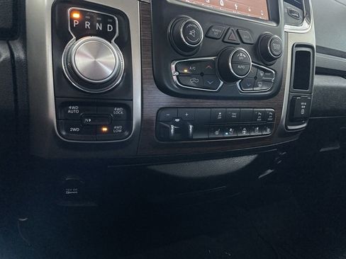Used 2018 RAM 1500 Laramie image 31
