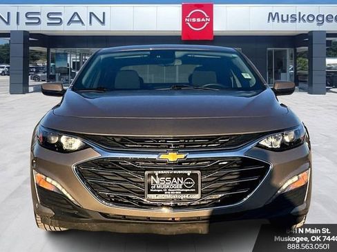 Used 2023 Chevrolet Malibu LT image 2