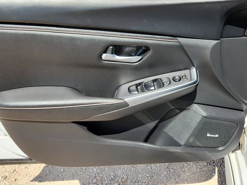 Used 2024 Nissan Sentra SR w/ SR Premium Package FWD image 12