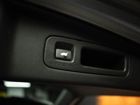 Used 2025 Honda CR-V EX-L image 8