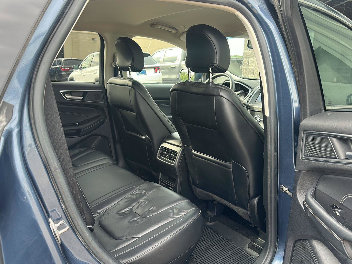 Used 2019 Ford Edge Titanium w/ Cold Weather Package AWD/4WD image 7