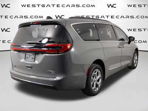 Used 2023 Chrysler Pacifica Limited w/ Uconnect Theater Family Group AWD/4WD image 49