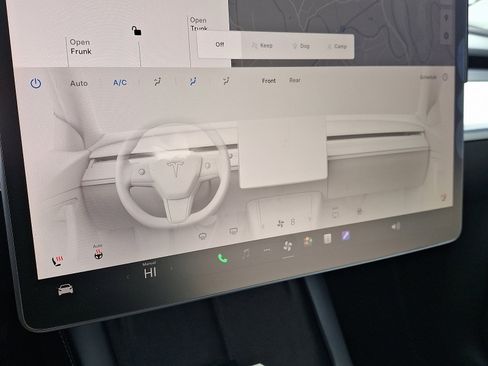 Used 2022 Tesla Model Y Long Range image 16