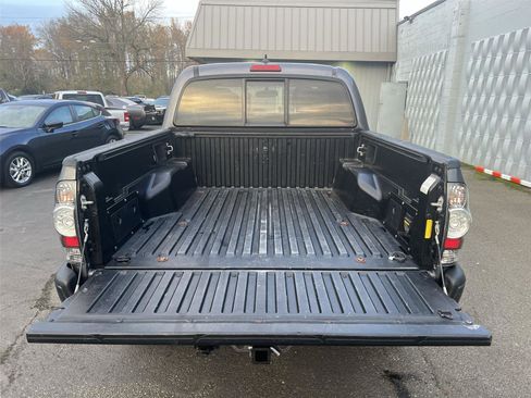 Used 2012 Toyota Tacoma 4x4 Double Cab image 23