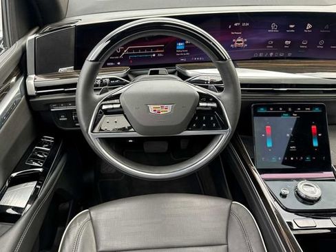 Certified 2025 Cadillac Escalade Premium Luxury image 14