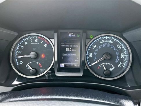 Used 2023 Toyota Tacoma TRD Off-Road image 12