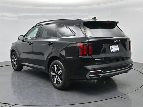 Used 2023 Kia Sorento S w/ Panoramic Sunroof Package FWD image 5