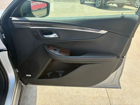 Used 2014 Chevrolet Impala LT FWD image 16