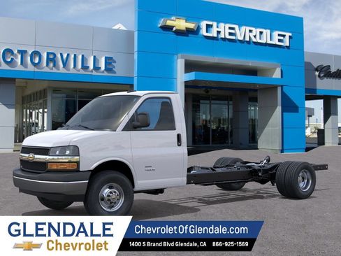 New 2025 Chevrolet Express 3500 w/ Power Convenience Package RWD image 2